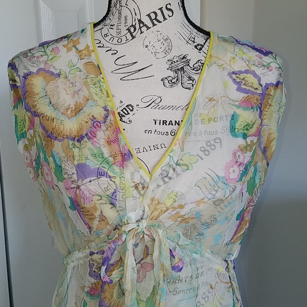 Kimchi Blue VNeck Floral Sheer Swim Cover